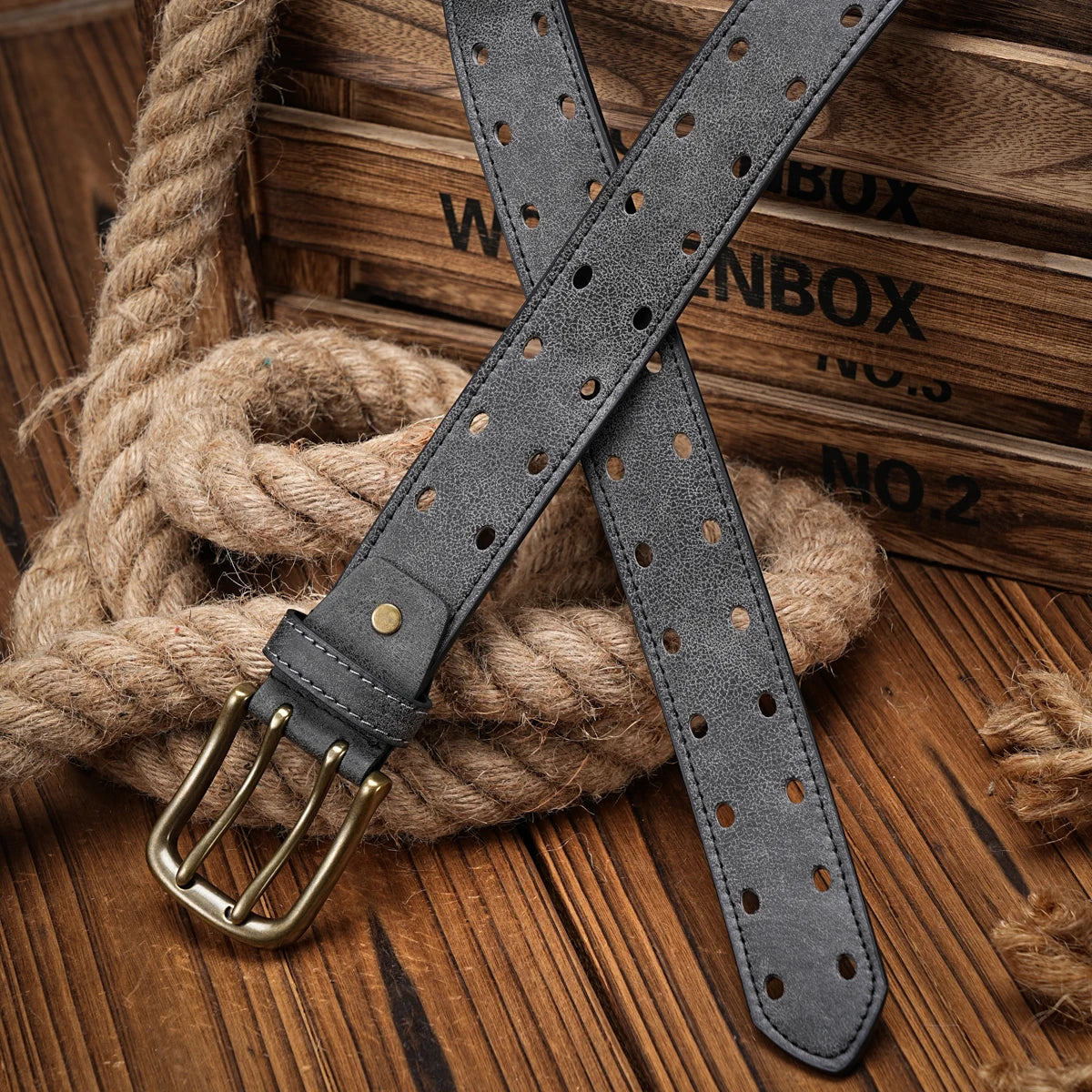A men's and women's casual retro belt Western style! PU leather belt with metal buckle, suitable for daily work wear