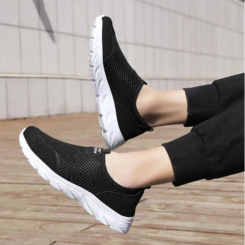New Running Shoes for Men Breathable Sports Shoes Light Weight Fashion Summer Mesh Breathable Sneakers for Men