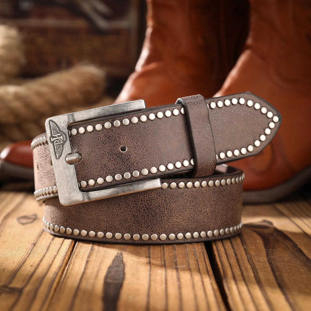 A men's and women's casual retro belt Western style! PU leather belt with metal buckle, suitable for daily work wear