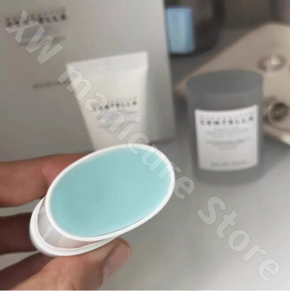 Skin1004 Centella Asiatica Hyaluronic Acid Water Essence Sunscreen Stick Refreshing Lightweight Non-greasy Portable 20g