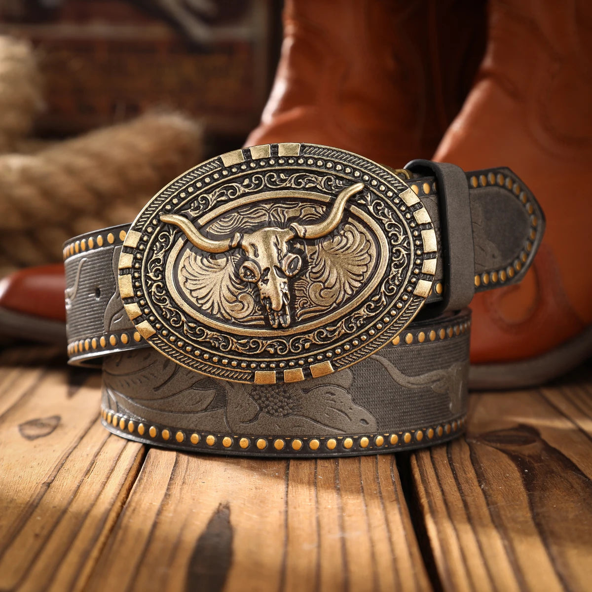 A men's and women's casual retro belt Western style! PU leather belt with metal buckle, suitable for daily work wear