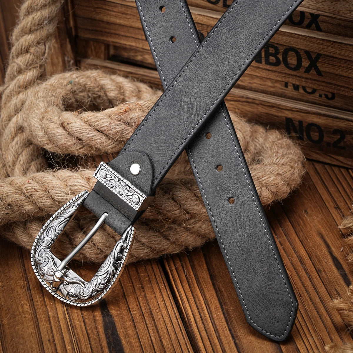 A men's and women's casual retro belt Western style! PU leather belt with metal buckle, suitable for daily work wear