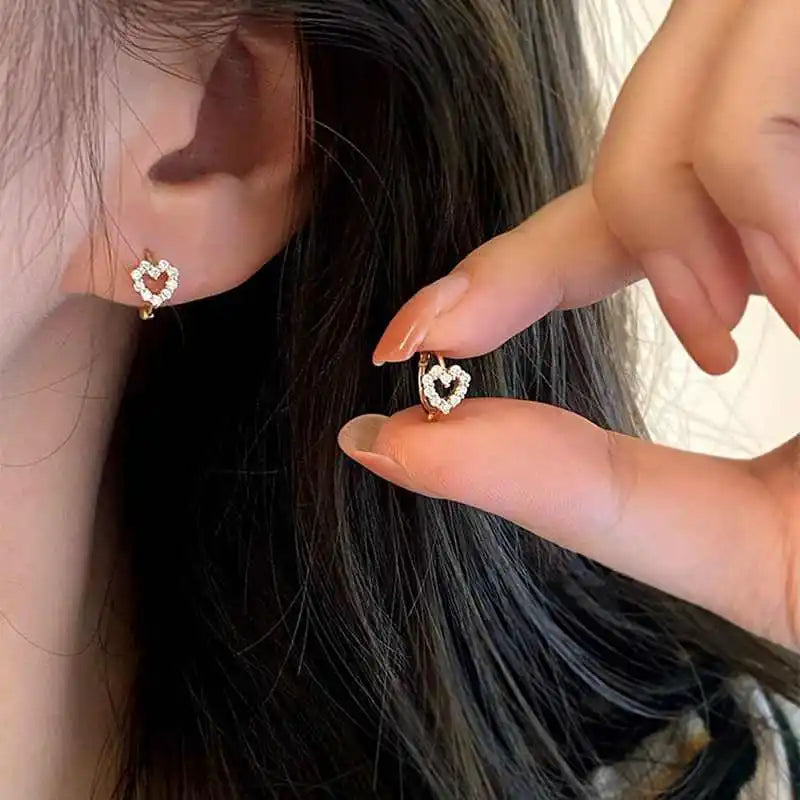 Lnngy Cute Hollow Heart Moissanite Hoop Earring For Women 925 Sterling Silver Shiny Stud Earrings Fashion Ear Buckle Jewelry