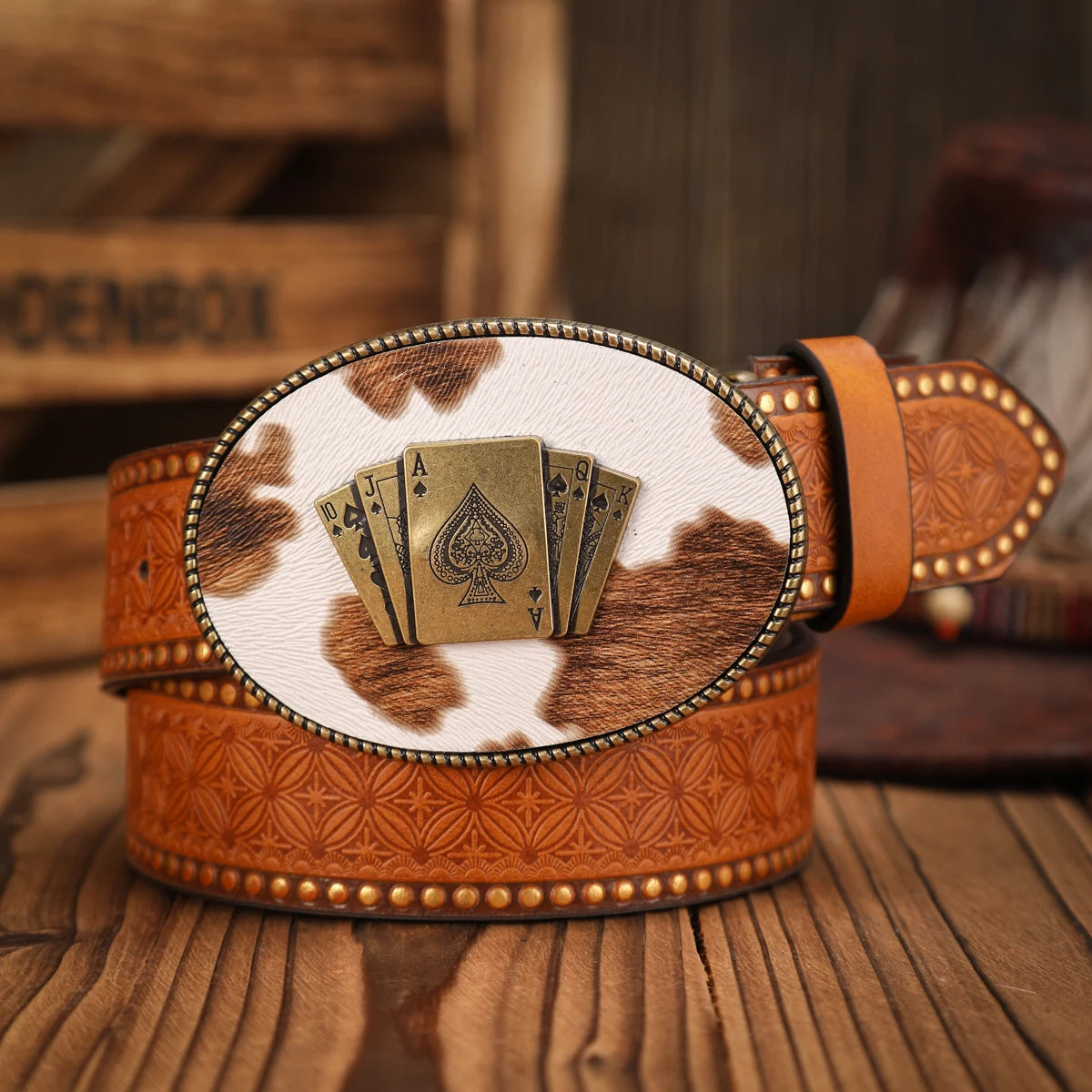 A casual, individual and retro belt, a Western-style clothing accessory, metal buckle, PU belt, suitable for both men and women