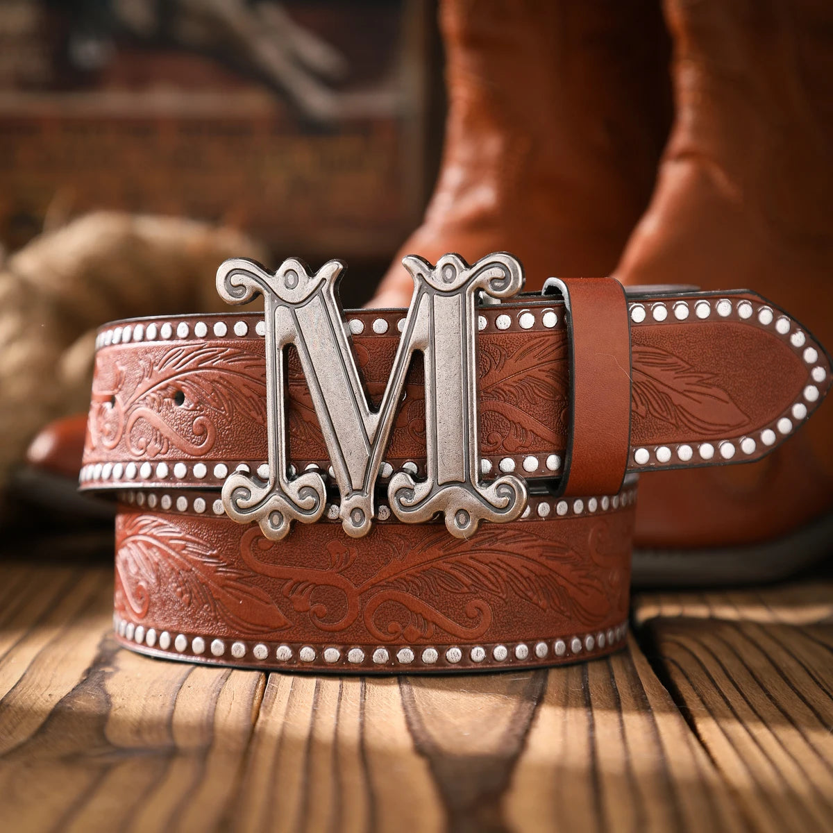 A casual and retro belt, a waist accessory for Western-style clothing, metal buckle, PU belt, suitable for both men and women