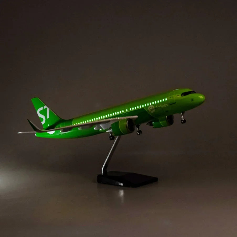 طائرة A320NEO A320 NEO سيبيريا S7، لعبة نموذج طائرة من الراتنج المصبوب، مزودة بعجلات وعجلات، مقاس 47 سم، 1/80