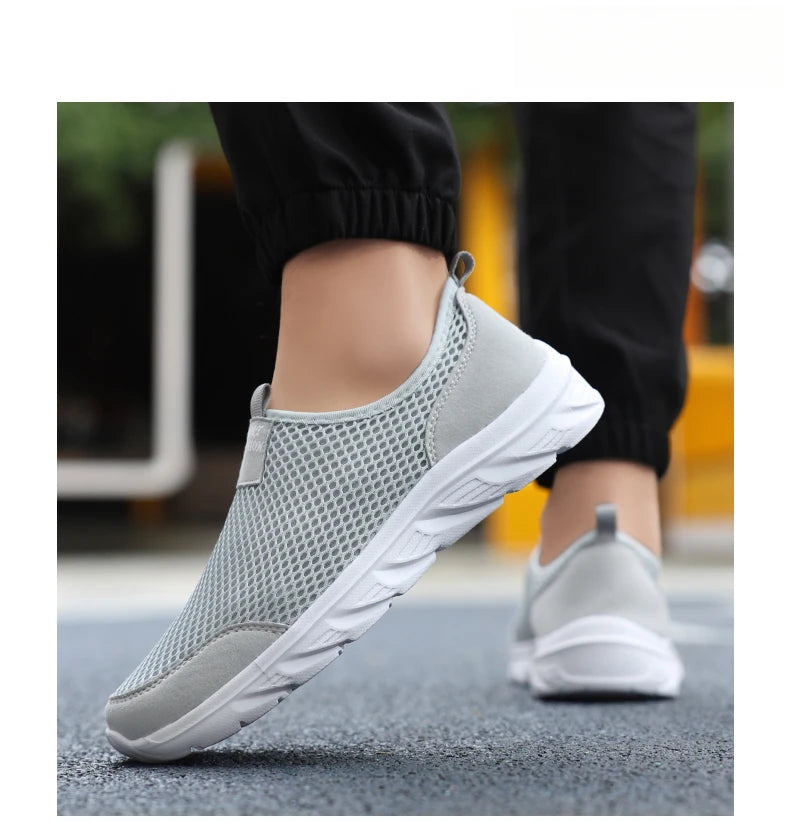 New Running Shoes for Men Breathable Sports Shoes Light Weight Fashion Summer Mesh Breathable Sneakers for Men