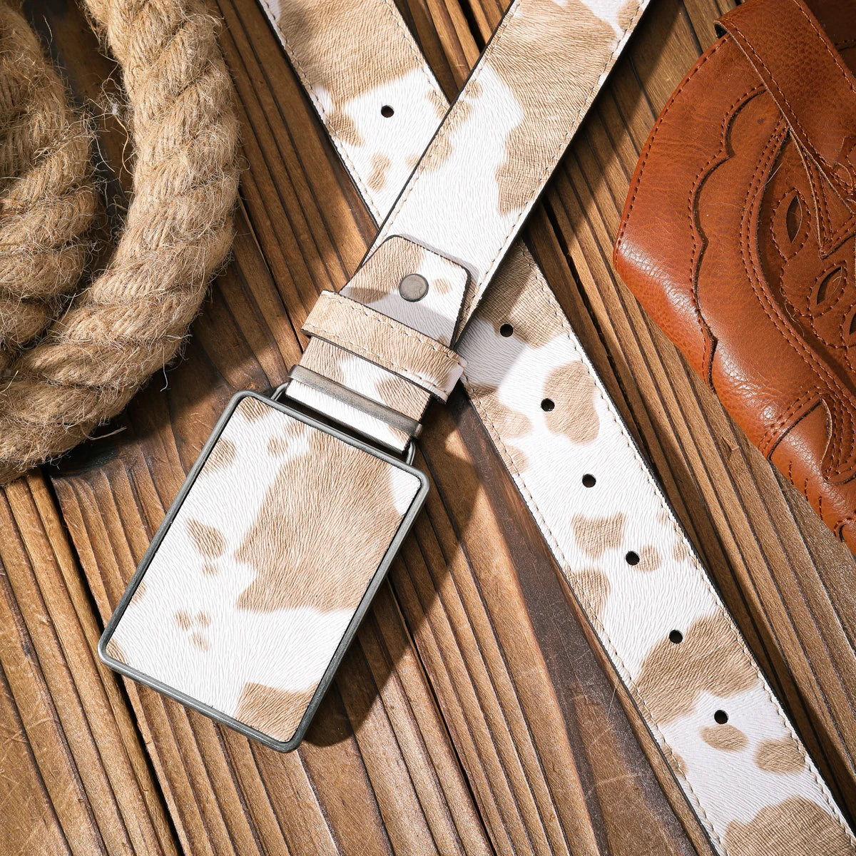 A casual and retro belt, a waist accessory for Western-style clothing, metal buckle, PU belt, suitable for both men and women
