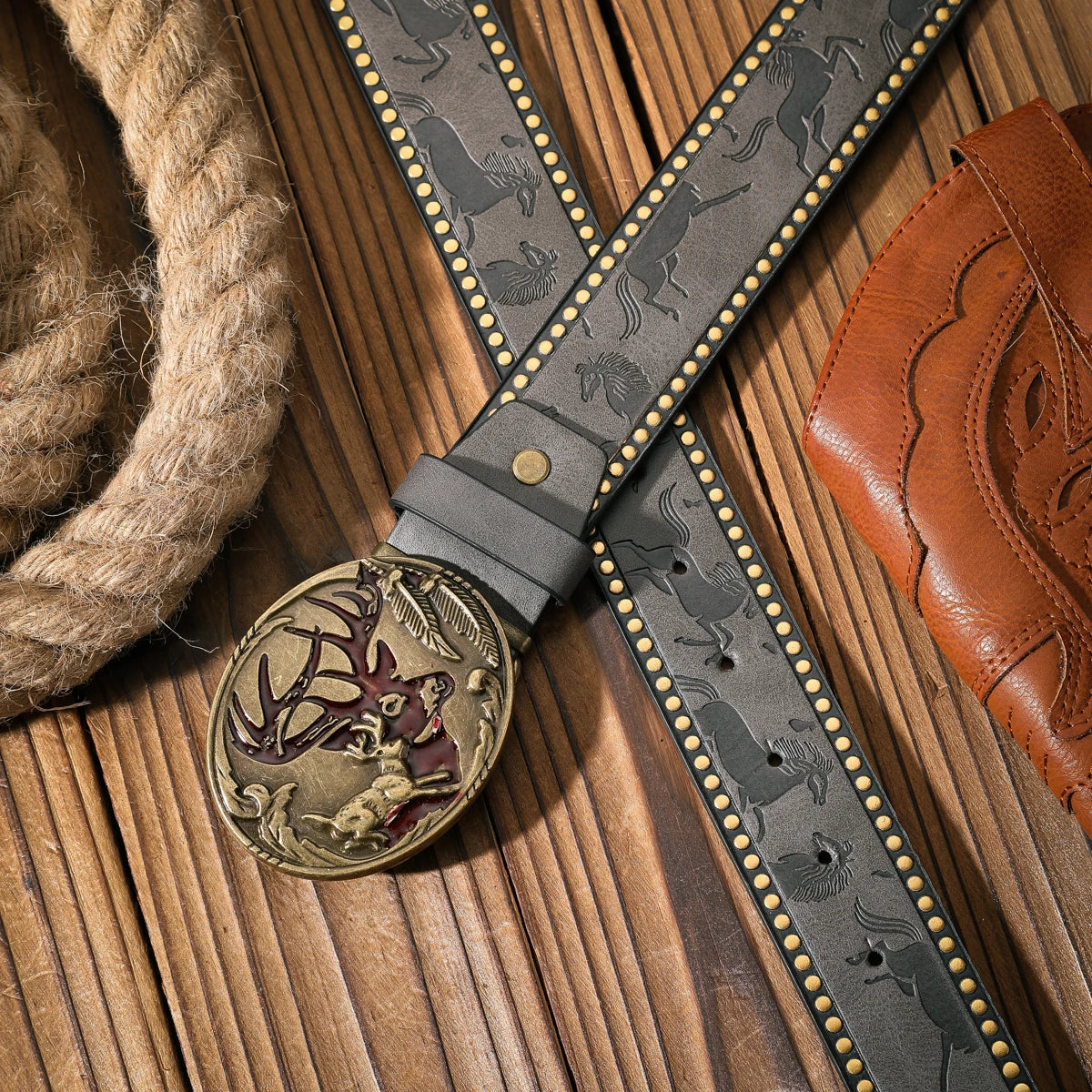 A casual and retro belt, a waist accessory for Western-style clothing, metal buckle, PU belt, suitable for both men and women