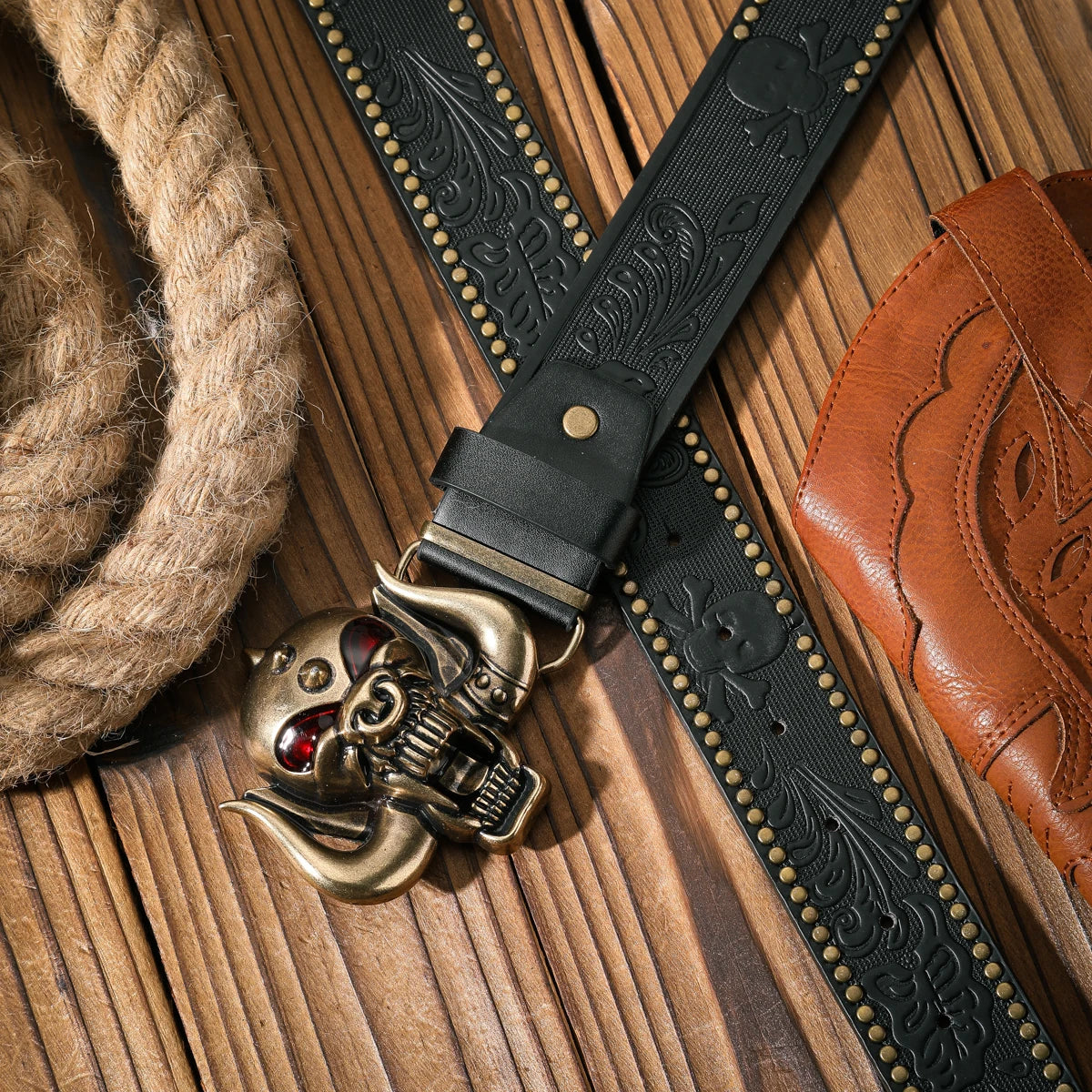 A casual and retro belt, a waist accessory for Western-style clothing, metal buckle, PU belt, suitable for both men and women