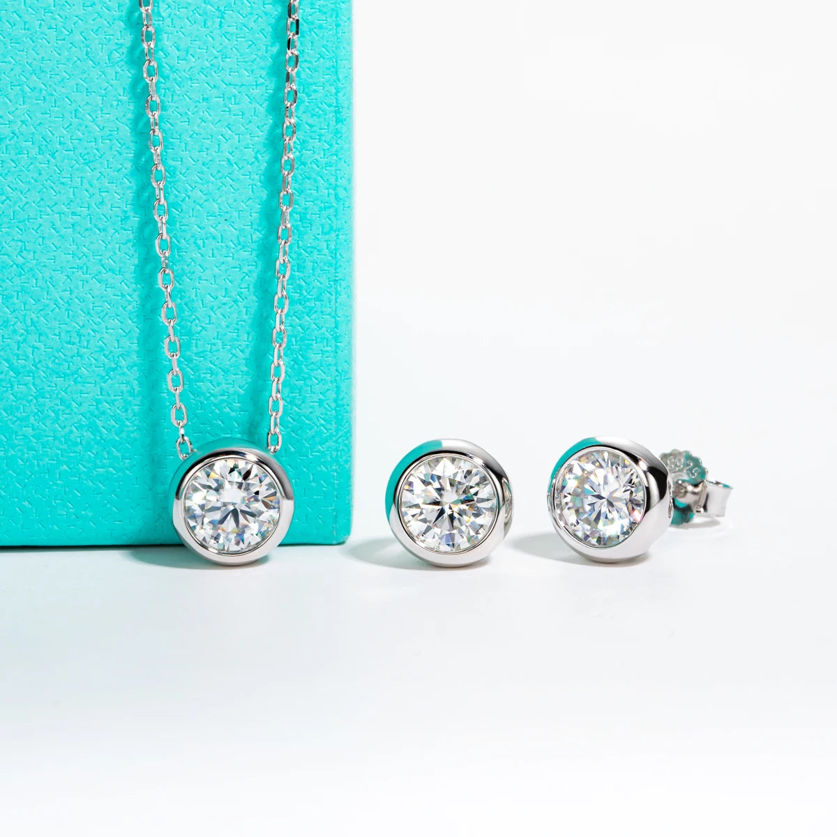 18K Gold Plated 925 Sterling Silver Moissanite Jewelry Set – 1ct Stud Earrings & 2ct Pendant Necklace for Women