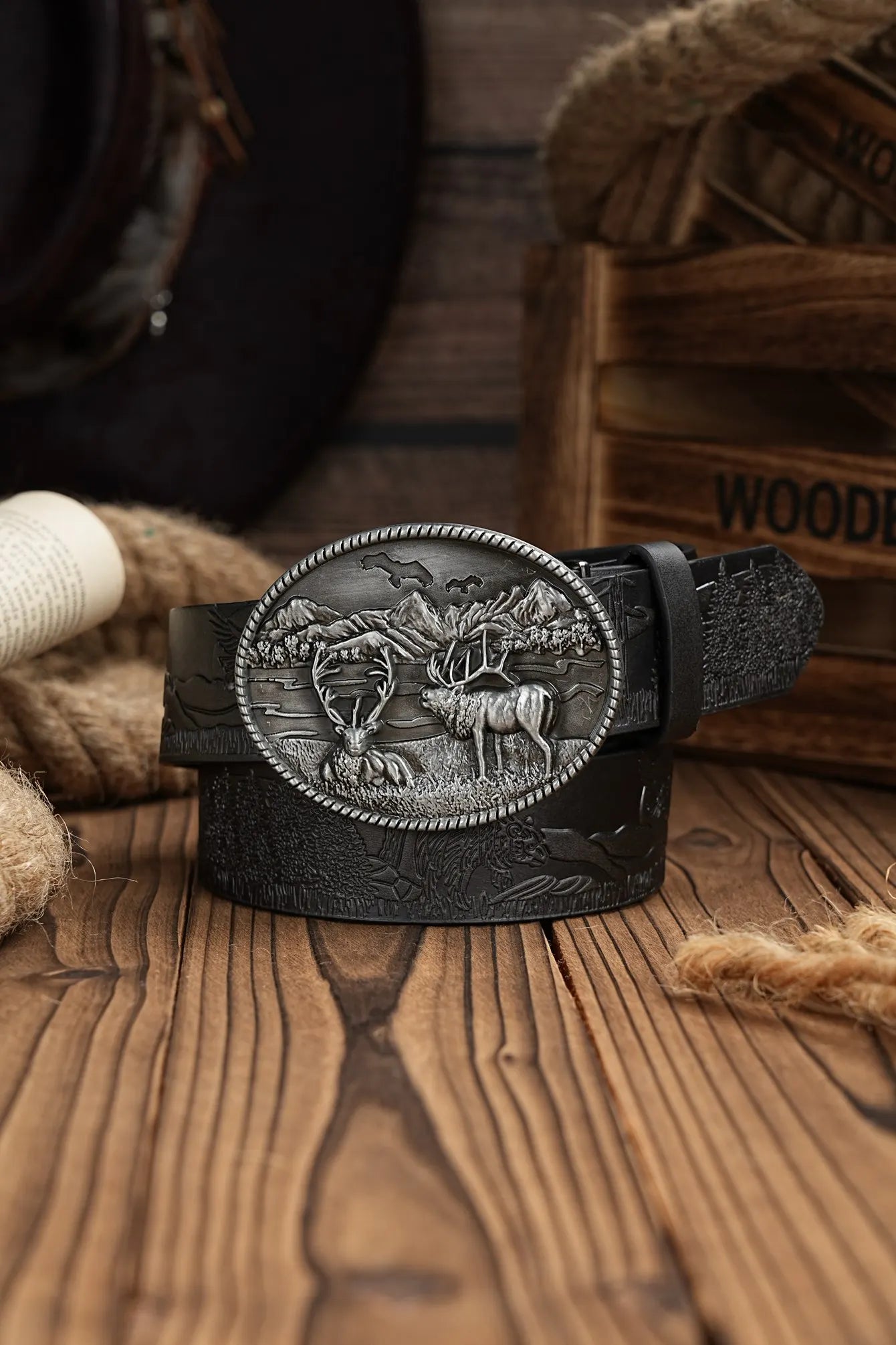 A casual, individual and retro belt, Western-style clothing accessory, metal buckle, PU belt, suitable for both men and women