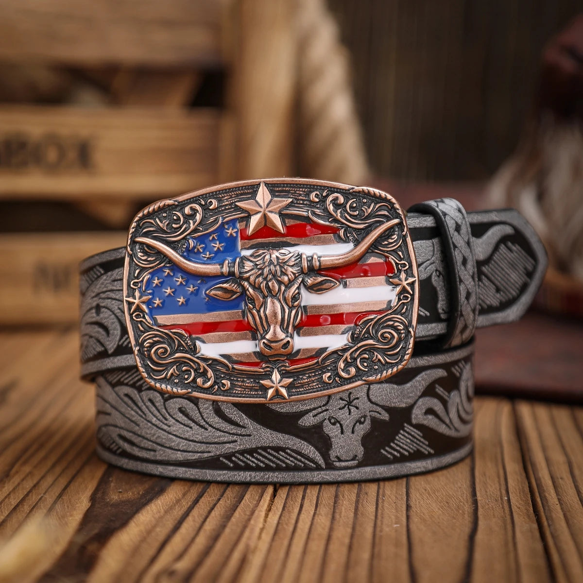 A Western-style PU leather belt for both men and women, a classic and casual retro belt