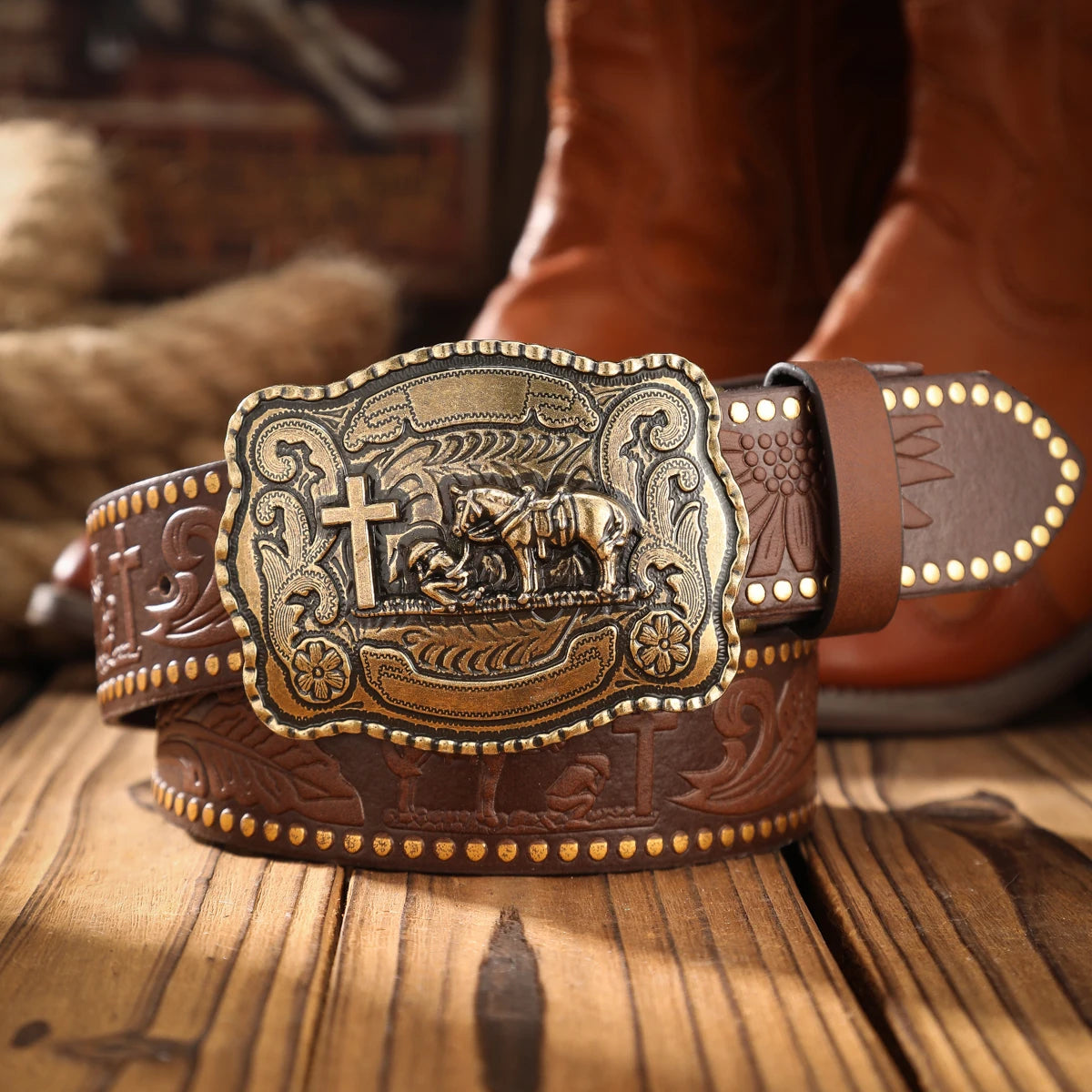 An alloy plate buckle PU material belt, suitable for both men and women, to create a personalized Western retro style