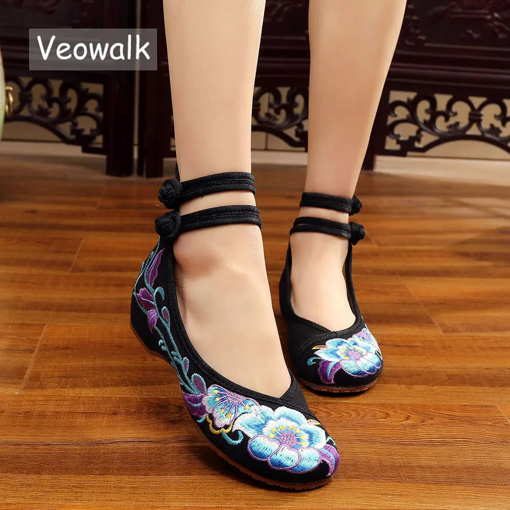 حذاء Veowalk نسائي عتيق من القطن مطرز بالزهور كاجوال مريح من القماش الناعم على الطراز الصيني للرقص والباليه