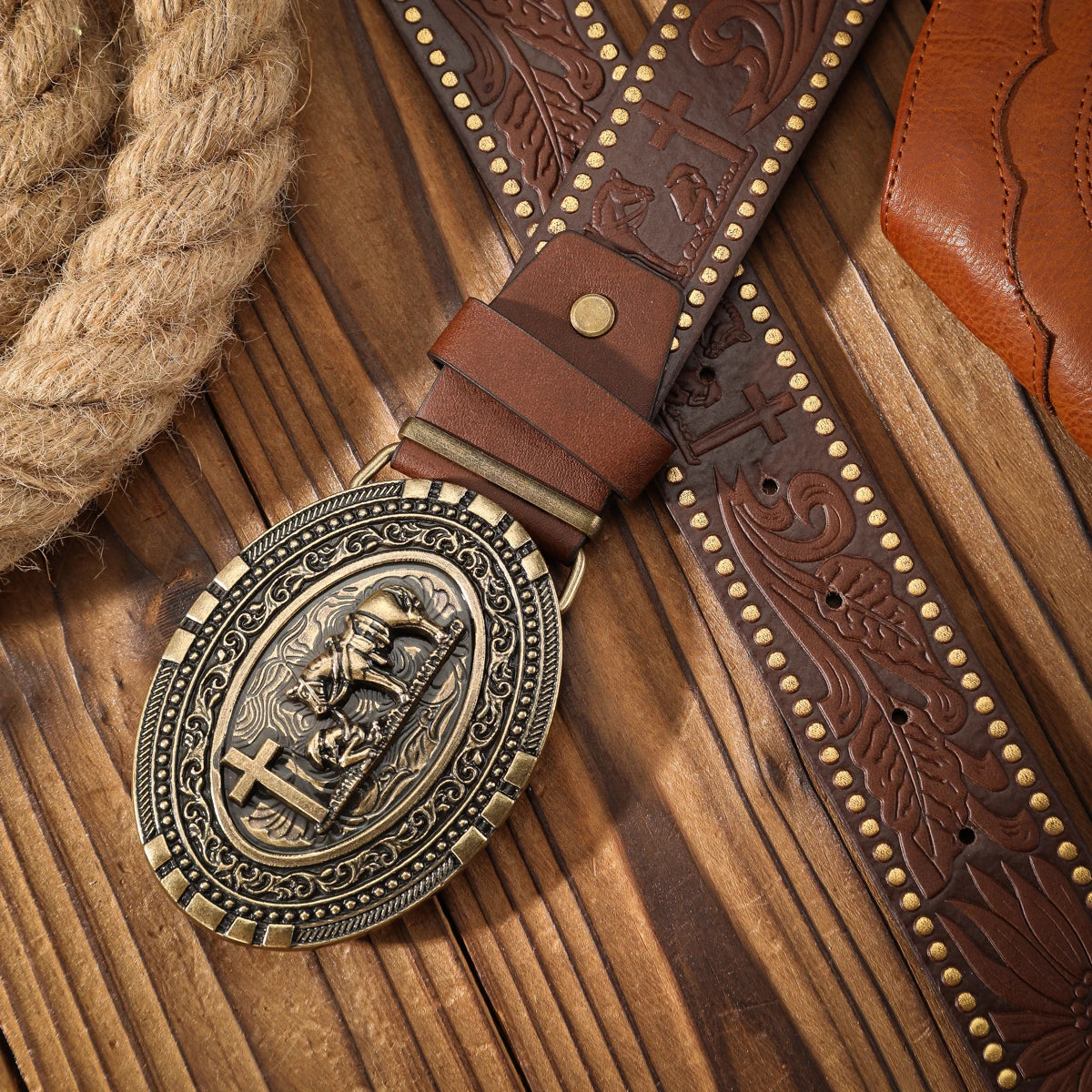 A men's and women's casual retro belt Western style! PU leather belt with metal buckle, suitable for daily work wear