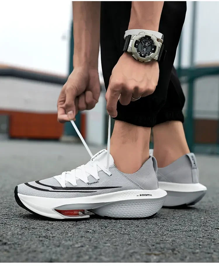 Fashion trend hollow breathable sports shoes comfortable wear-resistant couple running shoes lightweight sports shoes