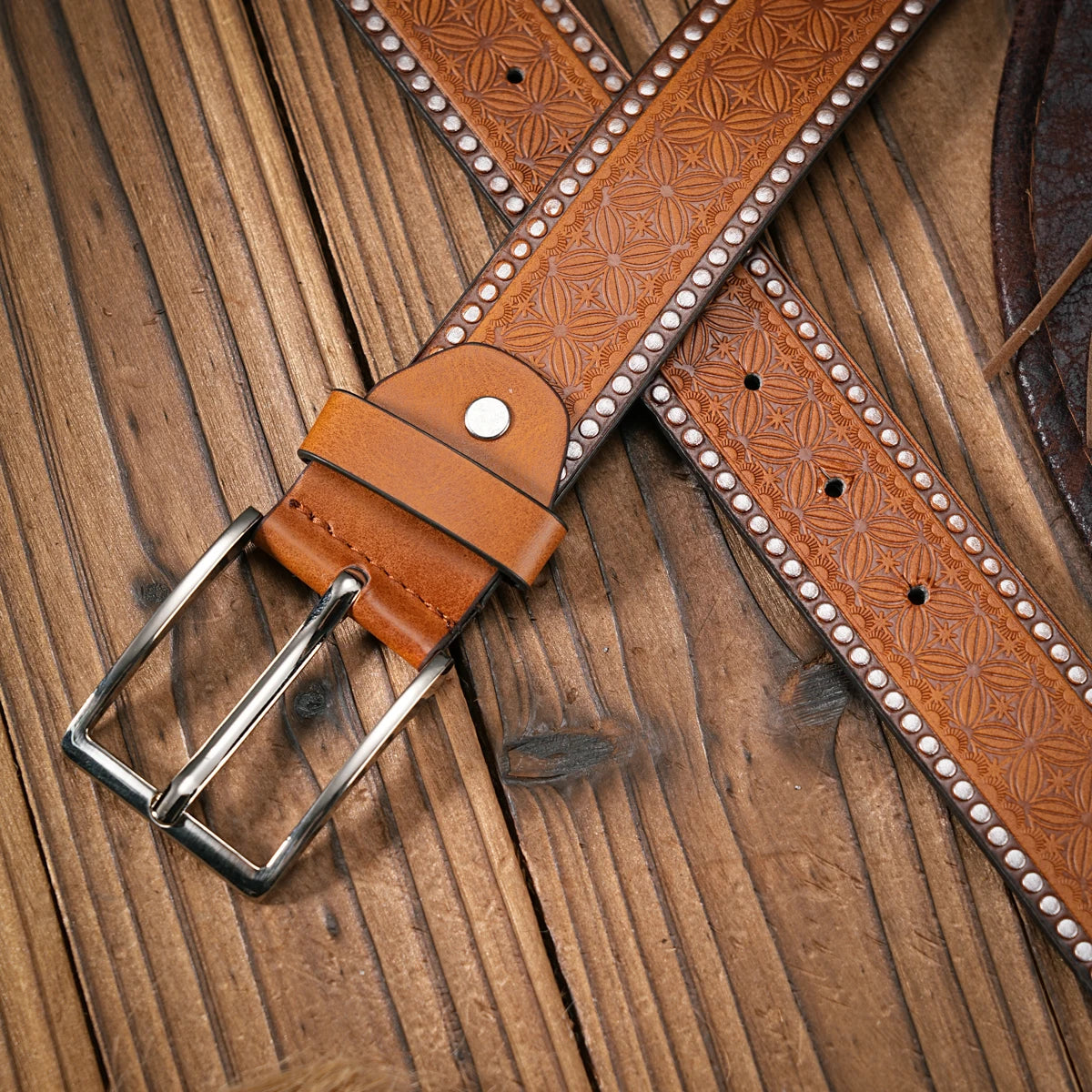 A men's and women's retro metal buckle casual style multi-color PU belt suitable for daily leisure four seasons (send punch nail