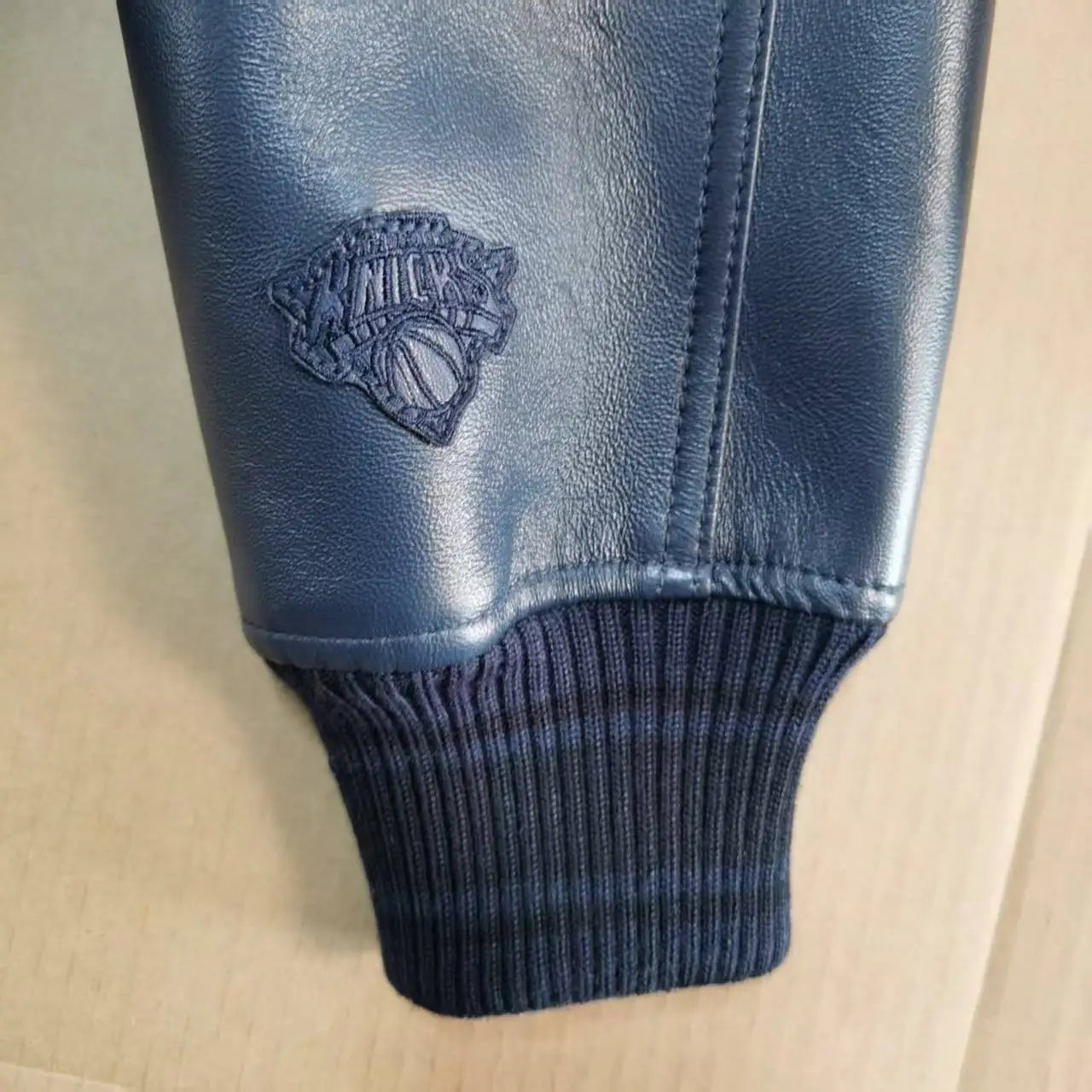 AVIREX New York Knicks co-branded men's new listing basketball pattern flight suit European antique sheepskin jacket fashion top