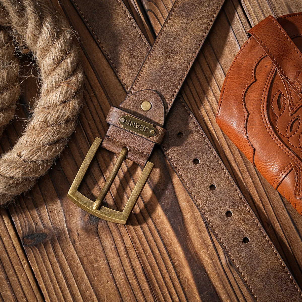 A Western-style PU material belt for both men and women, a casual, retro and classic personalized belt
