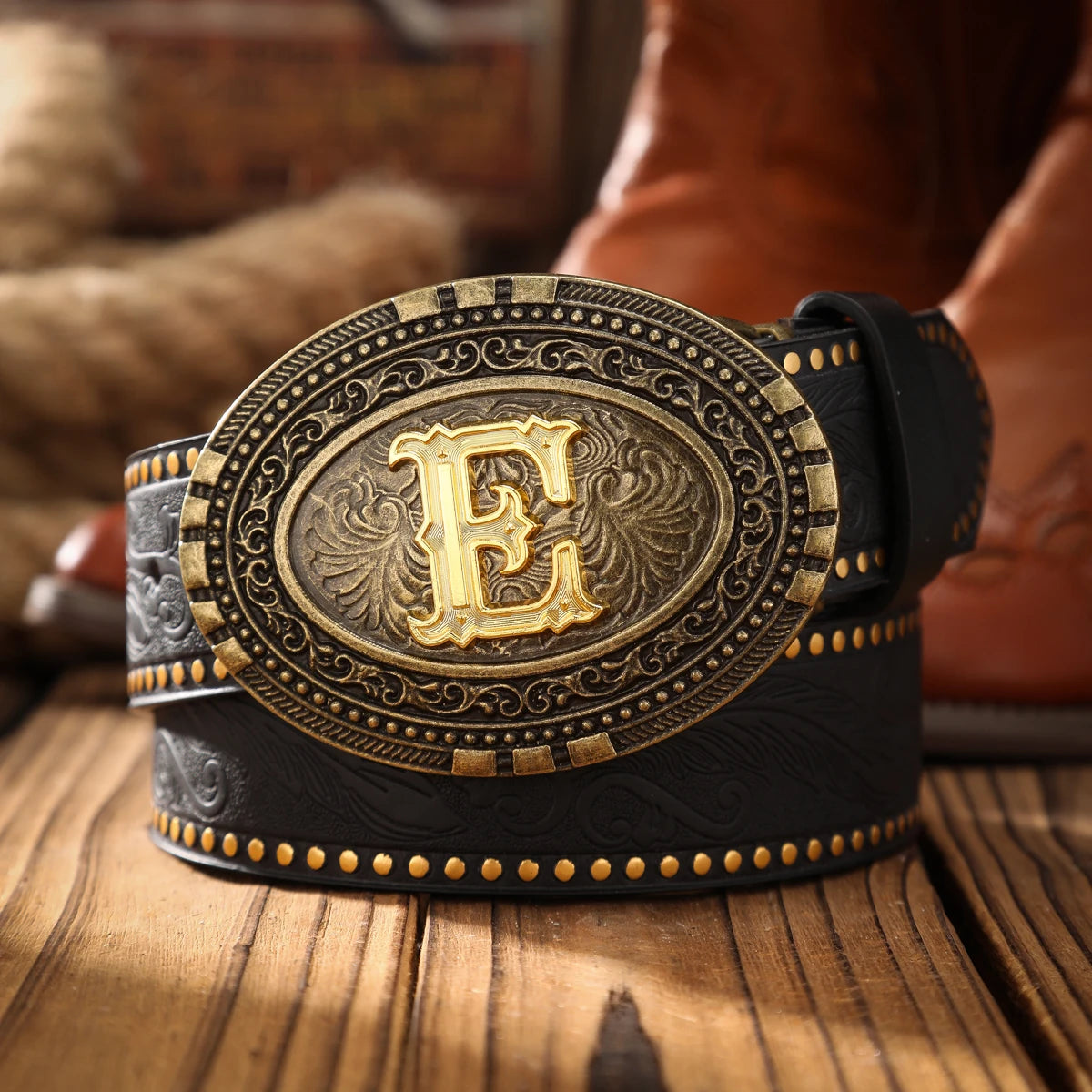 A men's and women's casual retro belt Western style! PU leather belt with metal buckle, suitable for daily work wear