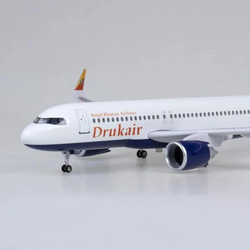 1/80 Scale 47 cm Bhutan Drukair Airlines A320 Neo With Lighting And Wheels Die-cast Resin Collection Home Decor Display