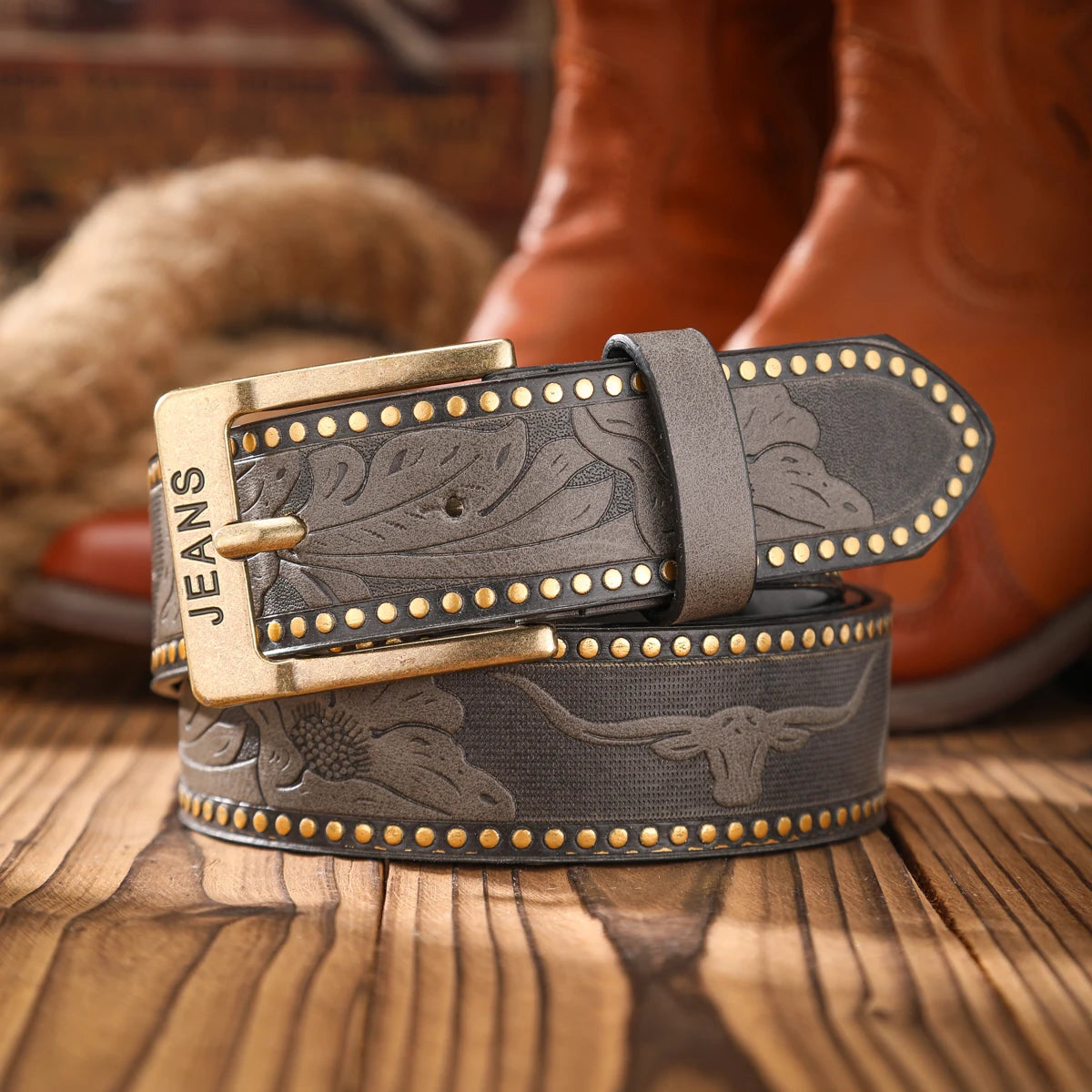 Vintage meets fashion!  Alloy buckle PU belt, suitable for both men and women, to create a personalized Western style