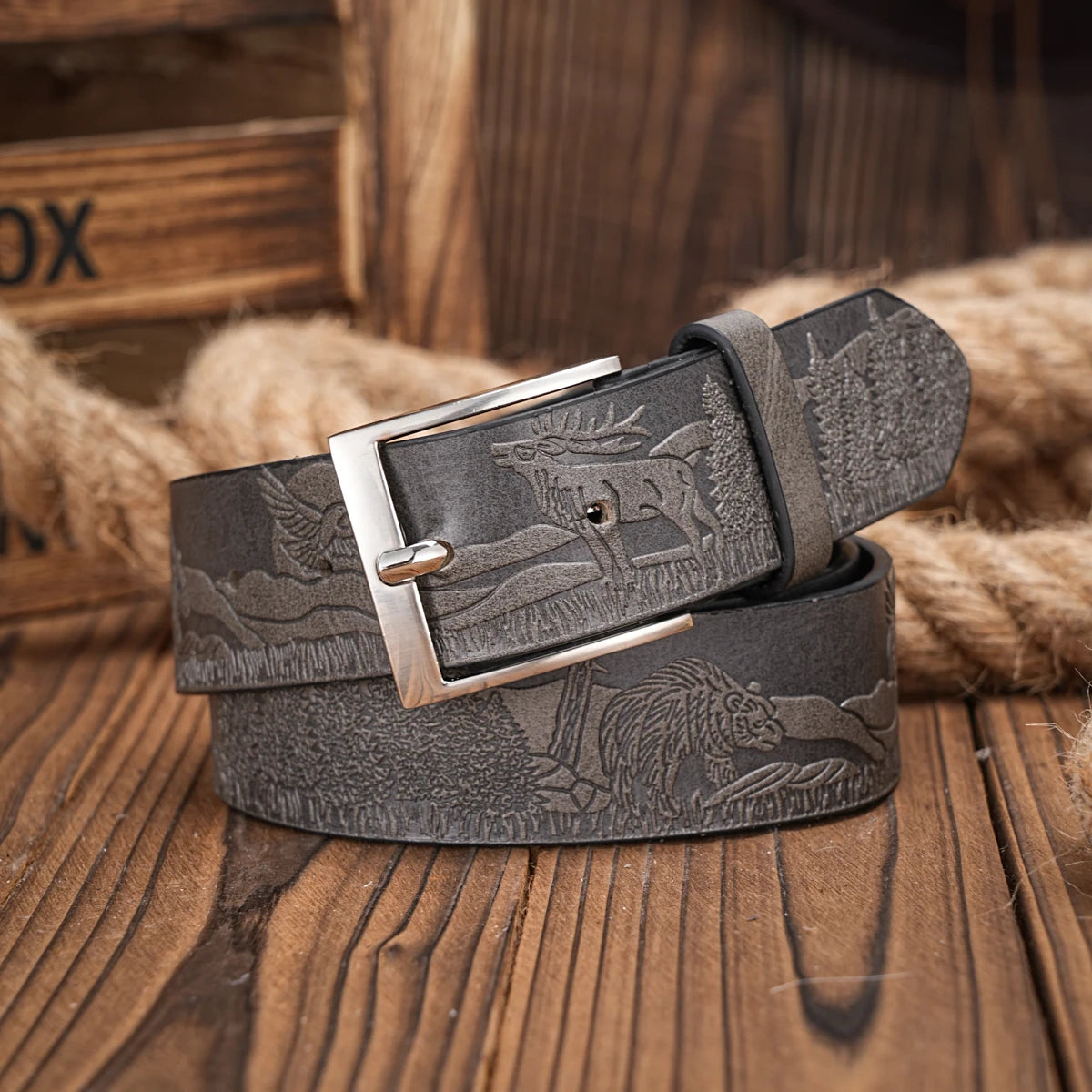 A casual, individual and retro belt, Western-style clothing accessory, metal buckle, PU belt, suitable for both men and women