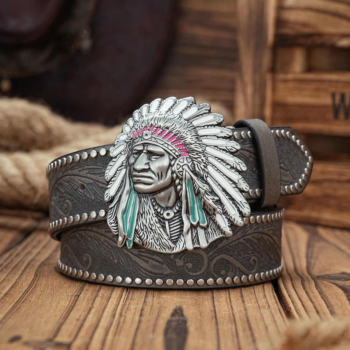 A casual, individual and retro belt, Western-style clothing accessory, metal buckle, PU belt, suitable for both men and women