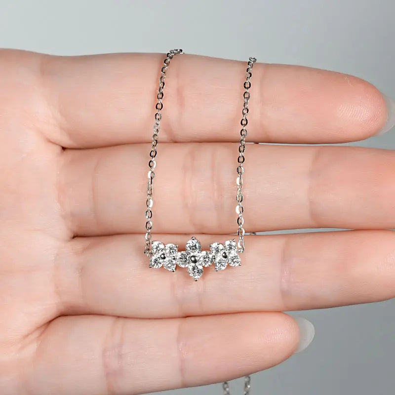 Lnngy 925 Sterling Silver Elegant Four-Leaf Clover Pendant Necklace 3mm&2.5mm Round Moissanite Necklaces for Women Jewelry Gift