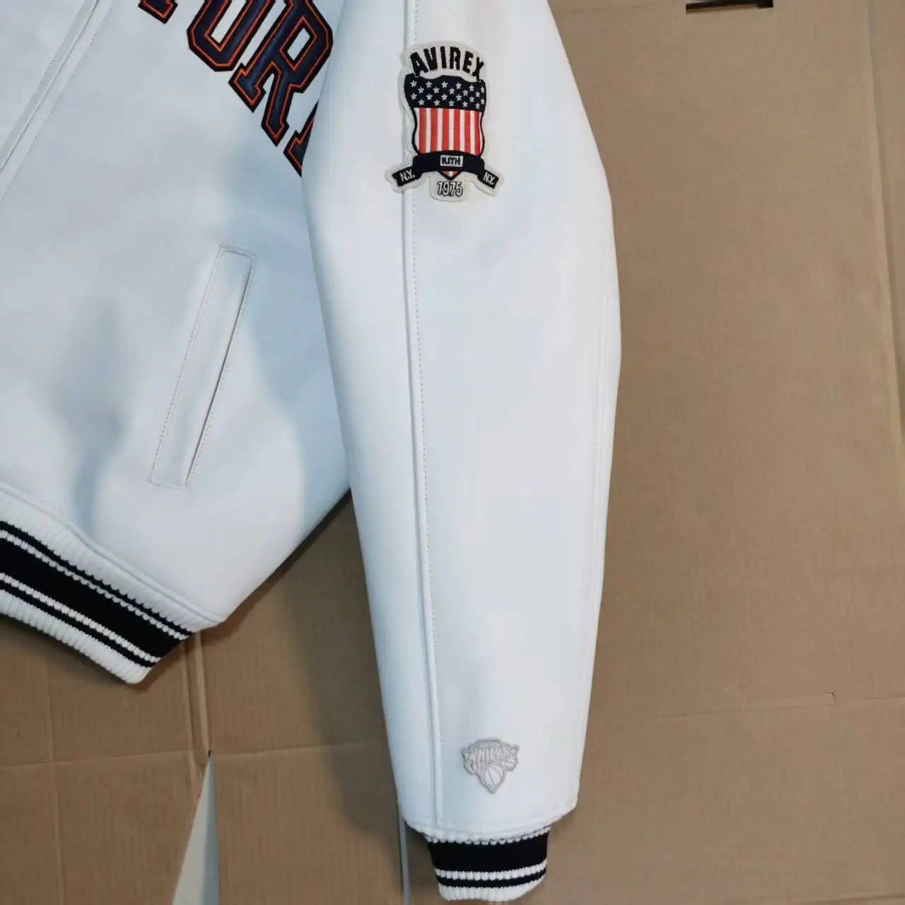 AVIREX New York Knicks co-branded men's new listing basketball pattern flight suit European antique sheepskin jacket fashion top