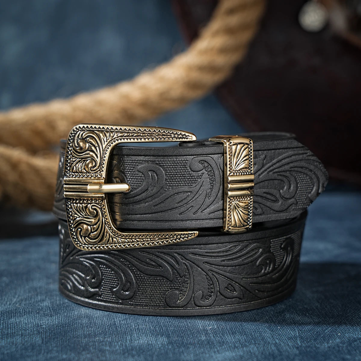 A casual, individual and retro belt, Western-style clothing accessory, metal buckle, PU belt, suitable for both men and women