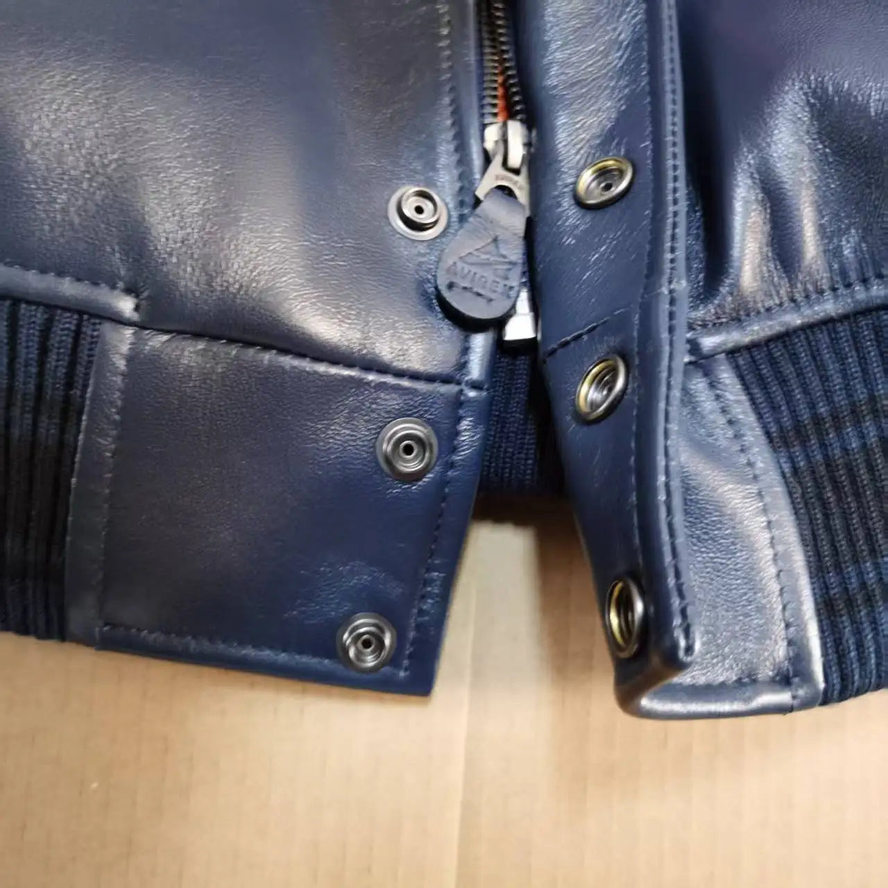AVIREX New York Knicks co-branded men's new listing basketball pattern flight suit European antique sheepskin jacket fashion top