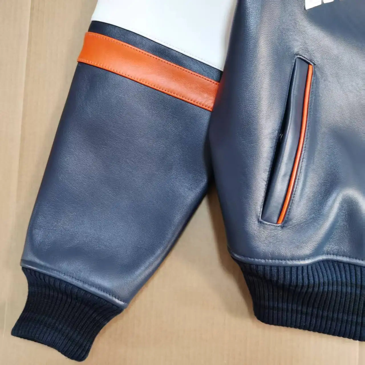 AVIREX New York Knicks co-branded men's new listing basketball pattern flight suit European antique sheepskin jacket fashion top