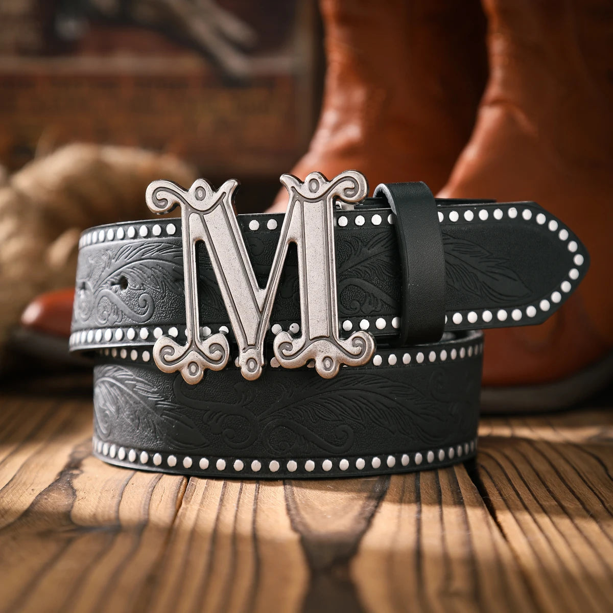 A casual and retro belt, a waist accessory for Western-style clothing, metal buckle, PU belt, suitable for both men and women