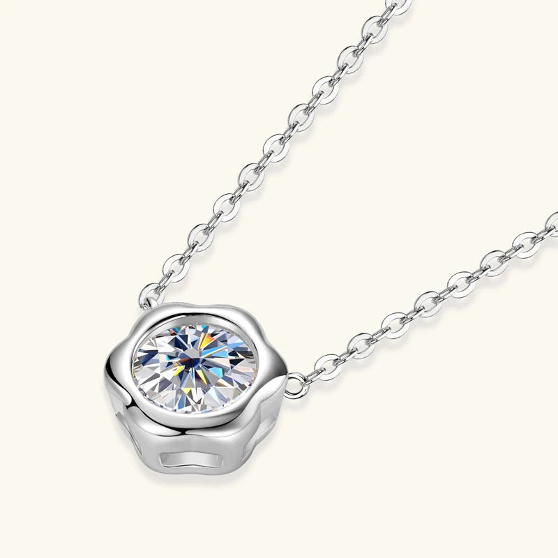 Lnngy GRA Certified D1.00CT Moissanite Necklace 925 Sterling Silver Flower Shape Pendant Necklace for Women Korean INS Jewelry