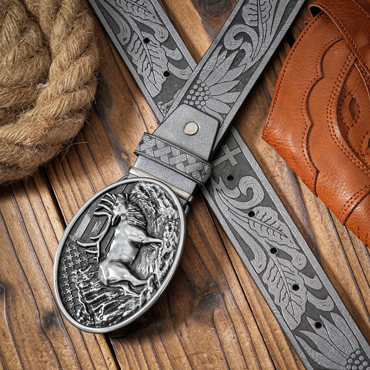 Vintage meets fashion! Alloy buckle PU belt, suitable for both men and women, to create a personalized Western style