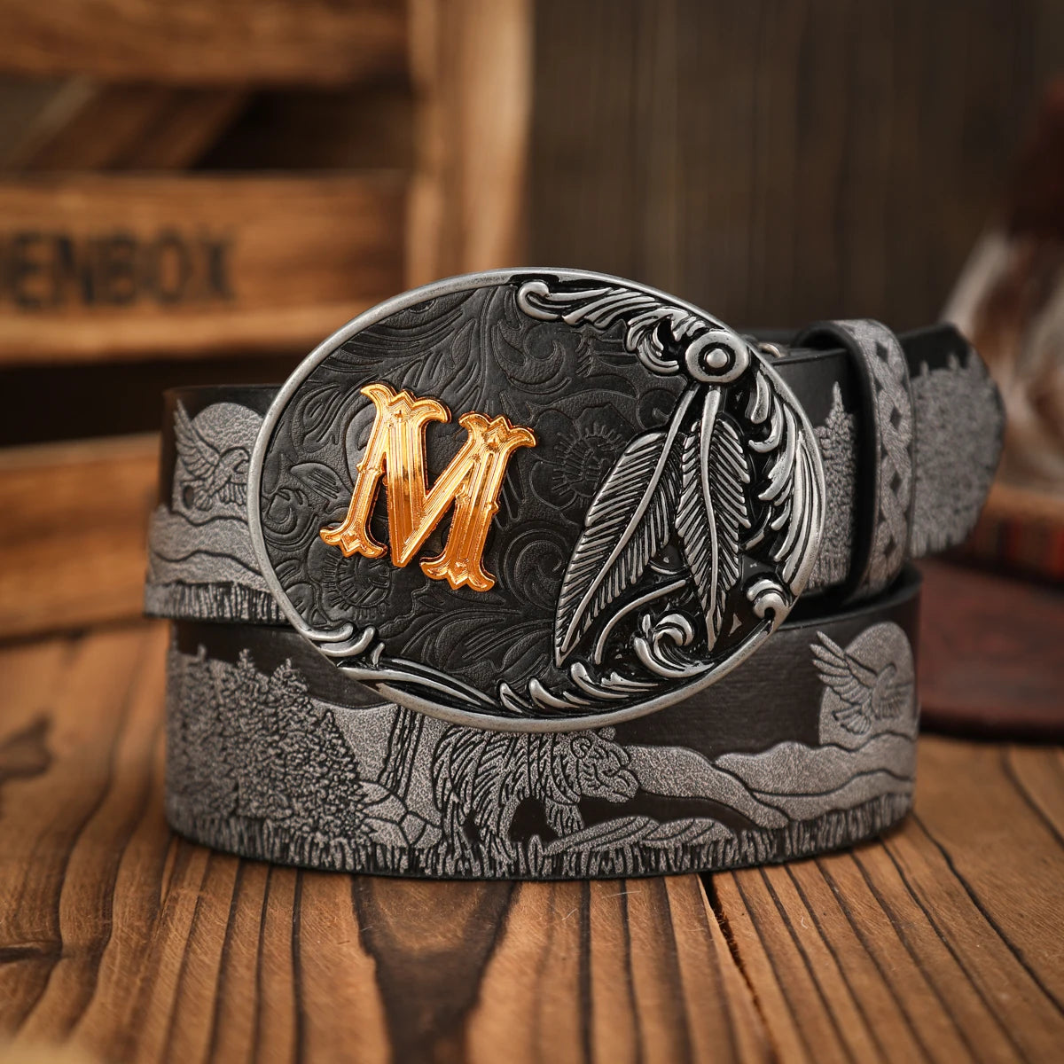 A casual, individual and retro belt, a Western-style clothing accessory, metal buckle, PU belt, suitable for both men and women