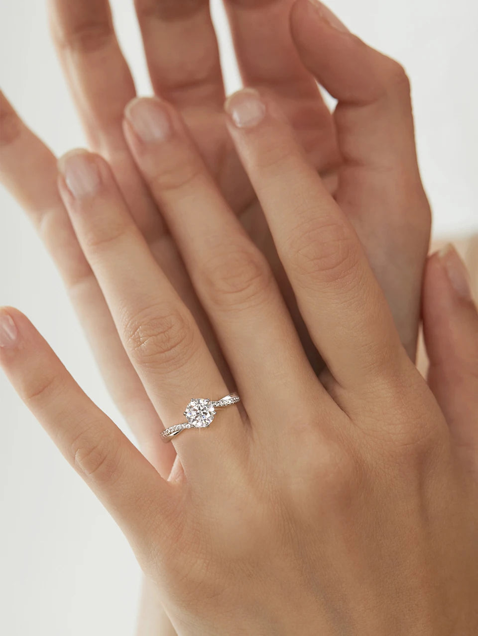 GRA Luxury 1ct D Color Twisted Arm Classic 6 Prong Shiny Moissanite Diamond Rings for Women 925 Sterling Silver Fine Jewelry
