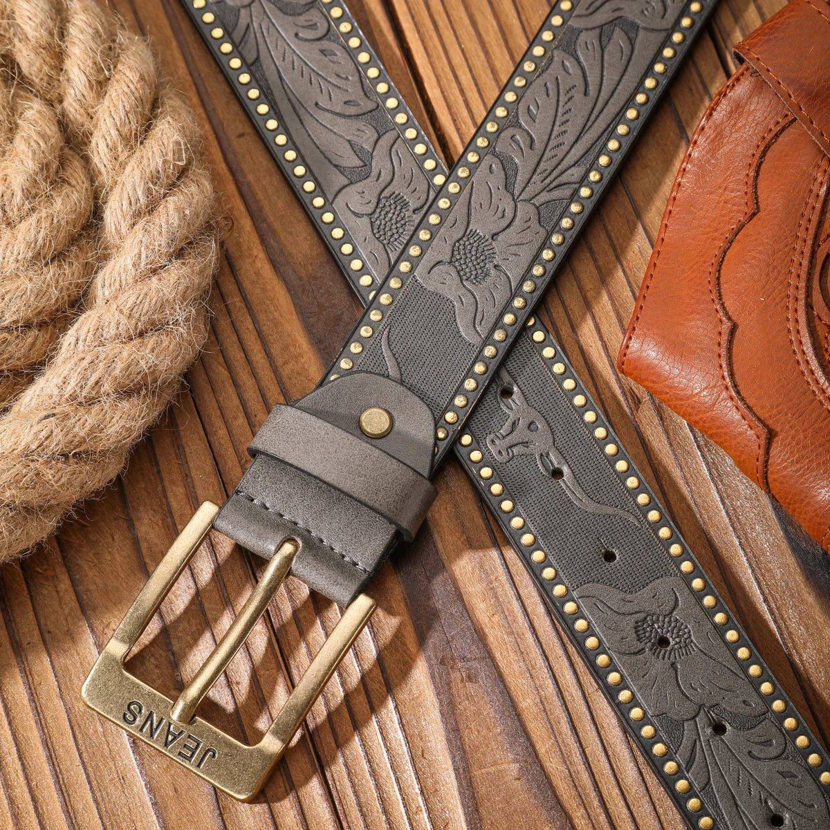 Vintage meets fashion!  Alloy buckle PU belt, suitable for both men and women, to create a personalized Western style