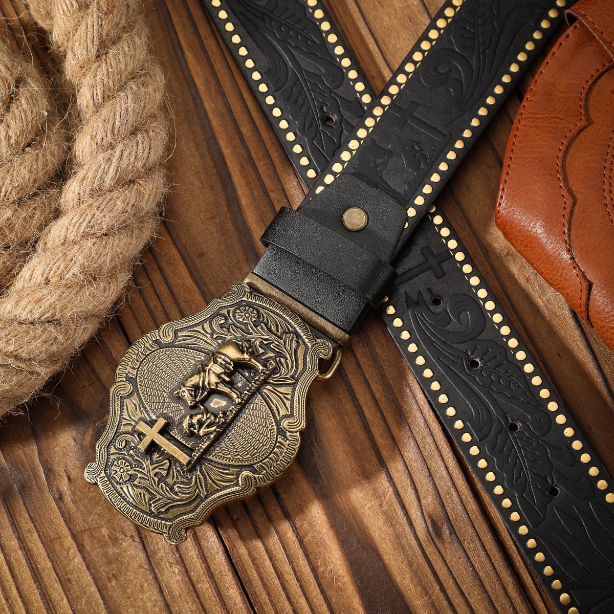 A men's and women's casual retro belt Western style! PU leather belt with metal buckle, suitable for daily work wear