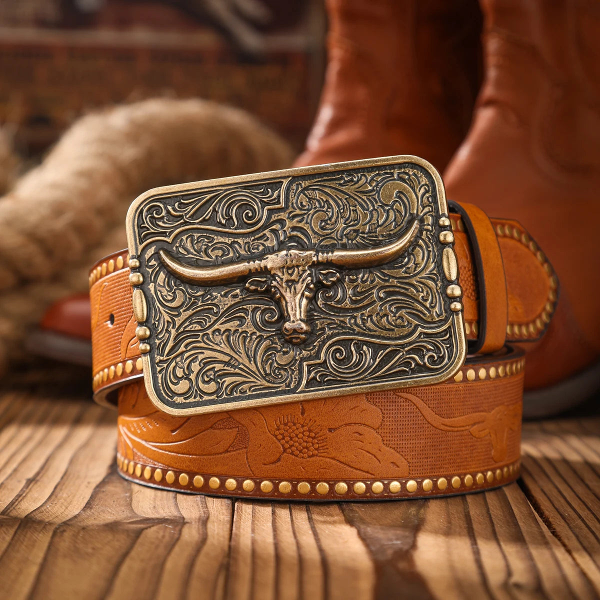 Vintage meets fashion!  Alloy buckle PU belt, suitable for both men and women, to create a personalized Western style