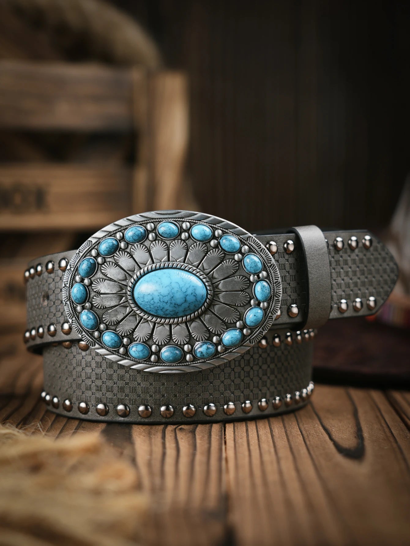 A men's and women's casual retro belt Western style! PU leather belt with metal buckle, suitable for daily work wear