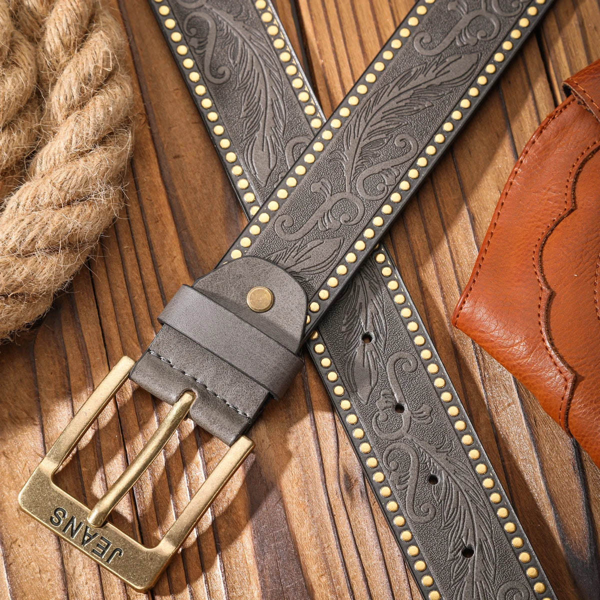 Vintage meets fashion!  Alloy buckle PU belt, suitable for both men and women, to create a personalized Western style