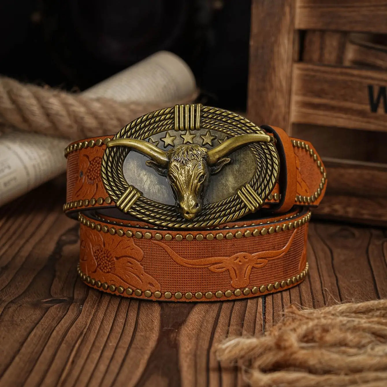 A men's and women's casual retro belt Western style! PU leather belt with metal buckle, suitable for daily work wear