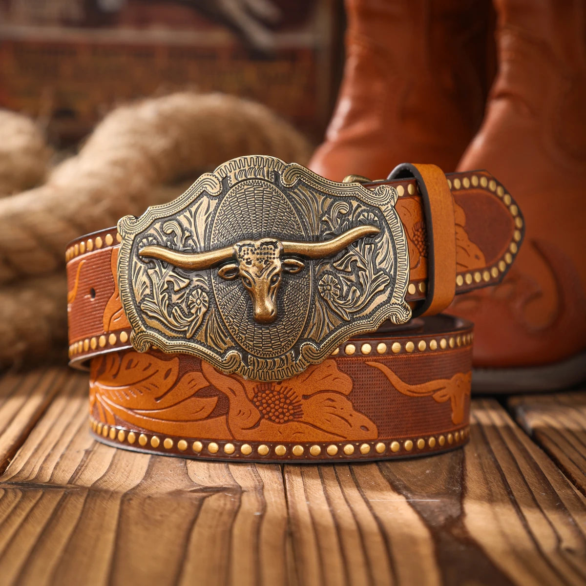 Vintage meets fashion!  Alloy buckle PU belt, suitable for both men and women, to create a personalized Western style