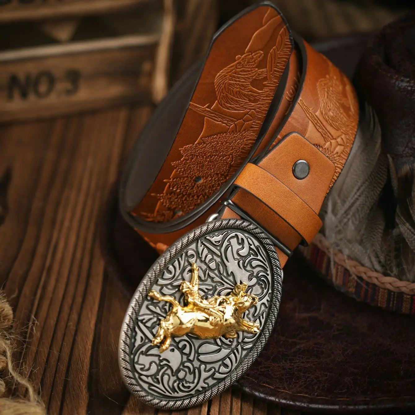 A men's and women's casual retro belt Western style! PU leather belt with metal buckle, suitable for daily work wear