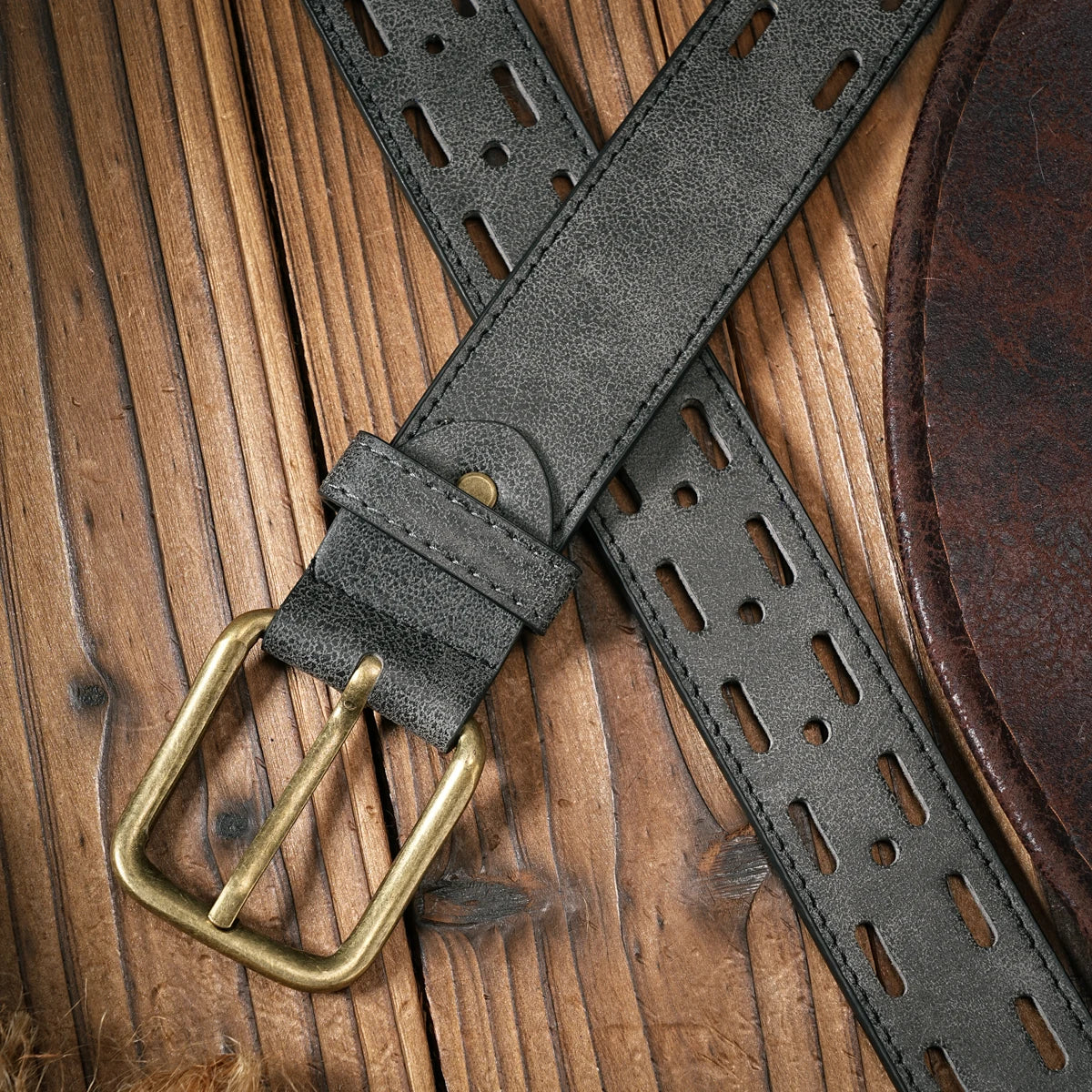 Vintage and fashion collision! PU leather alloy buckle waistband, for both men and women, to create a personalized western style