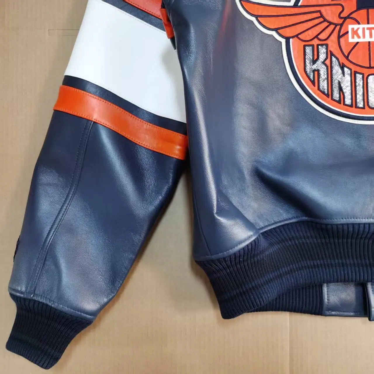 AVIREX New York Knicks co-branded men's new listing basketball pattern flight suit European antique sheepskin jacket fashion top