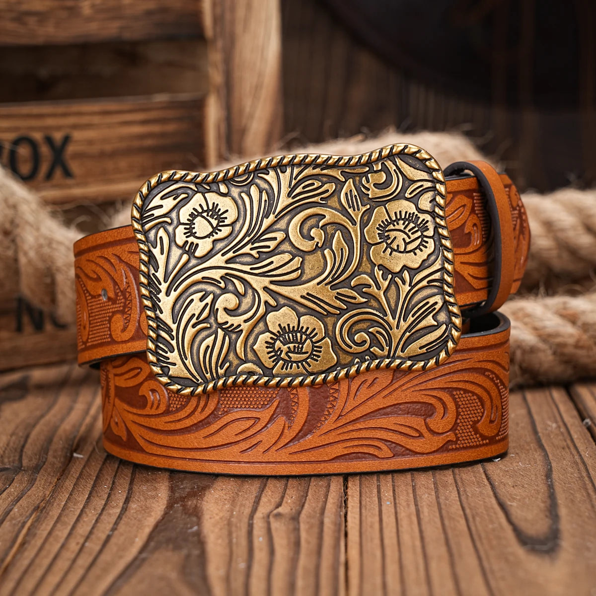 A casual, individual and retro belt, Western-style clothing accessory, metal buckle, PU belt, suitable for both men and women